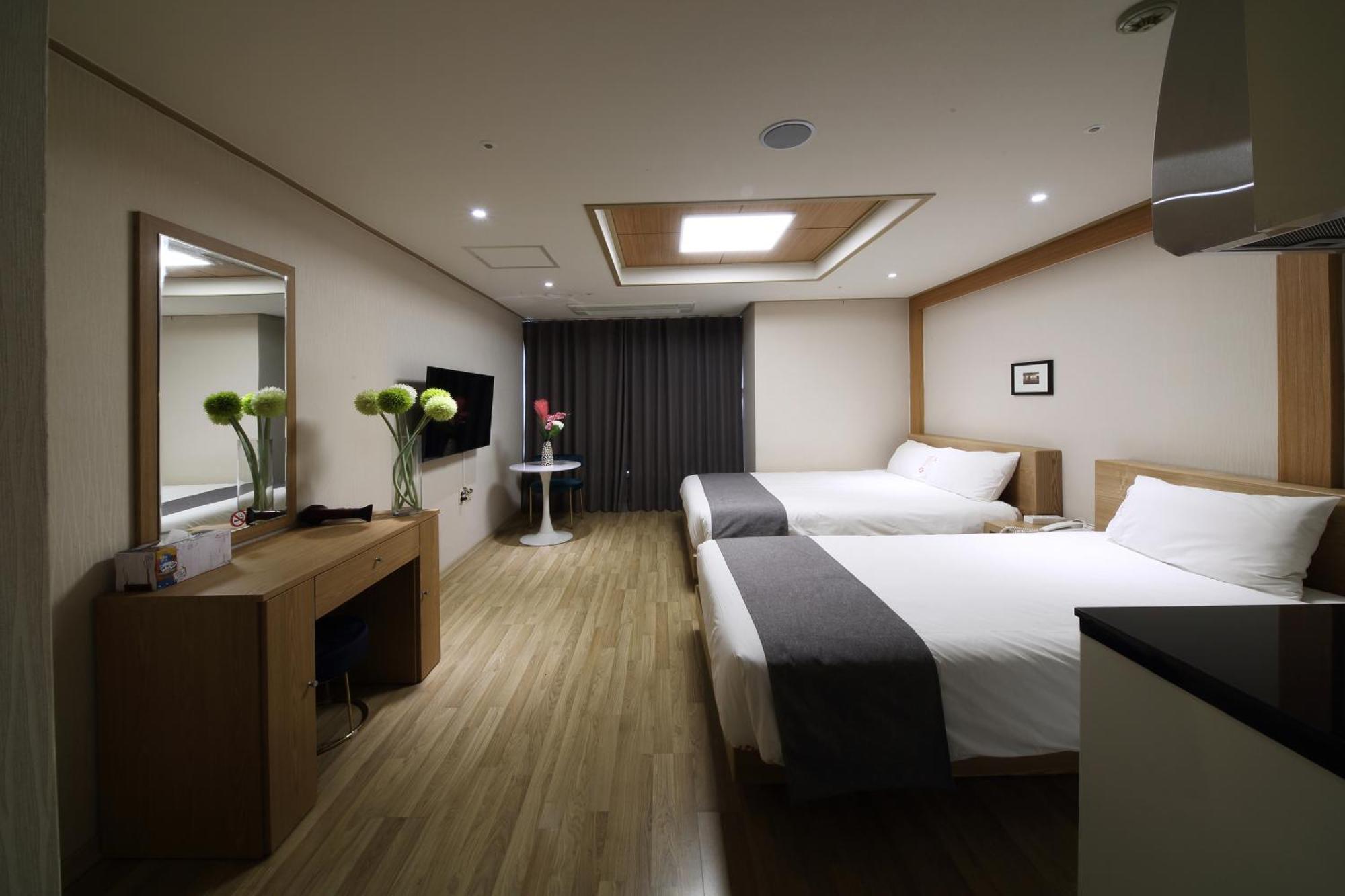 Incheon The Hotel Yeongjong Esterno foto