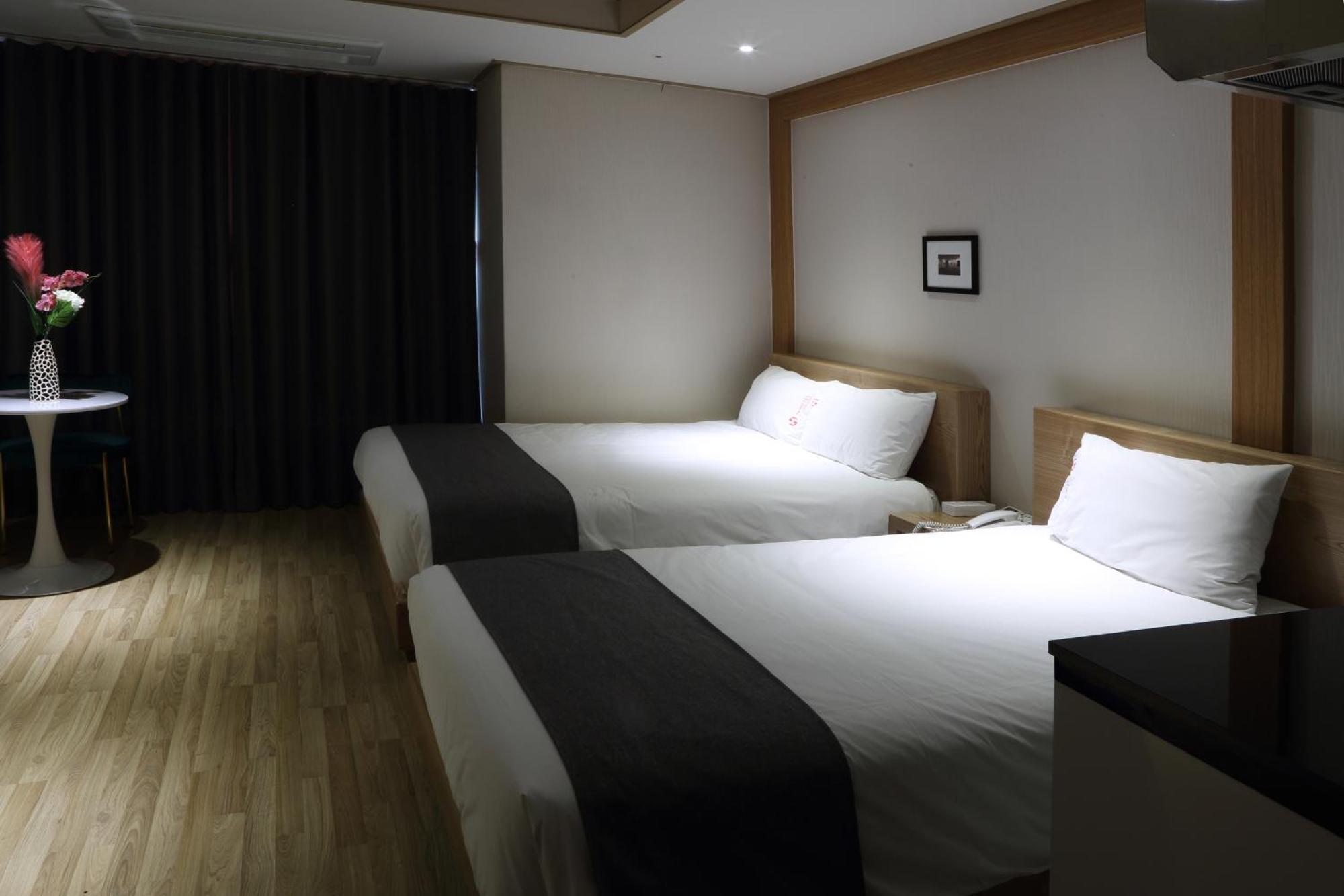 Incheon The Hotel Yeongjong Esterno foto