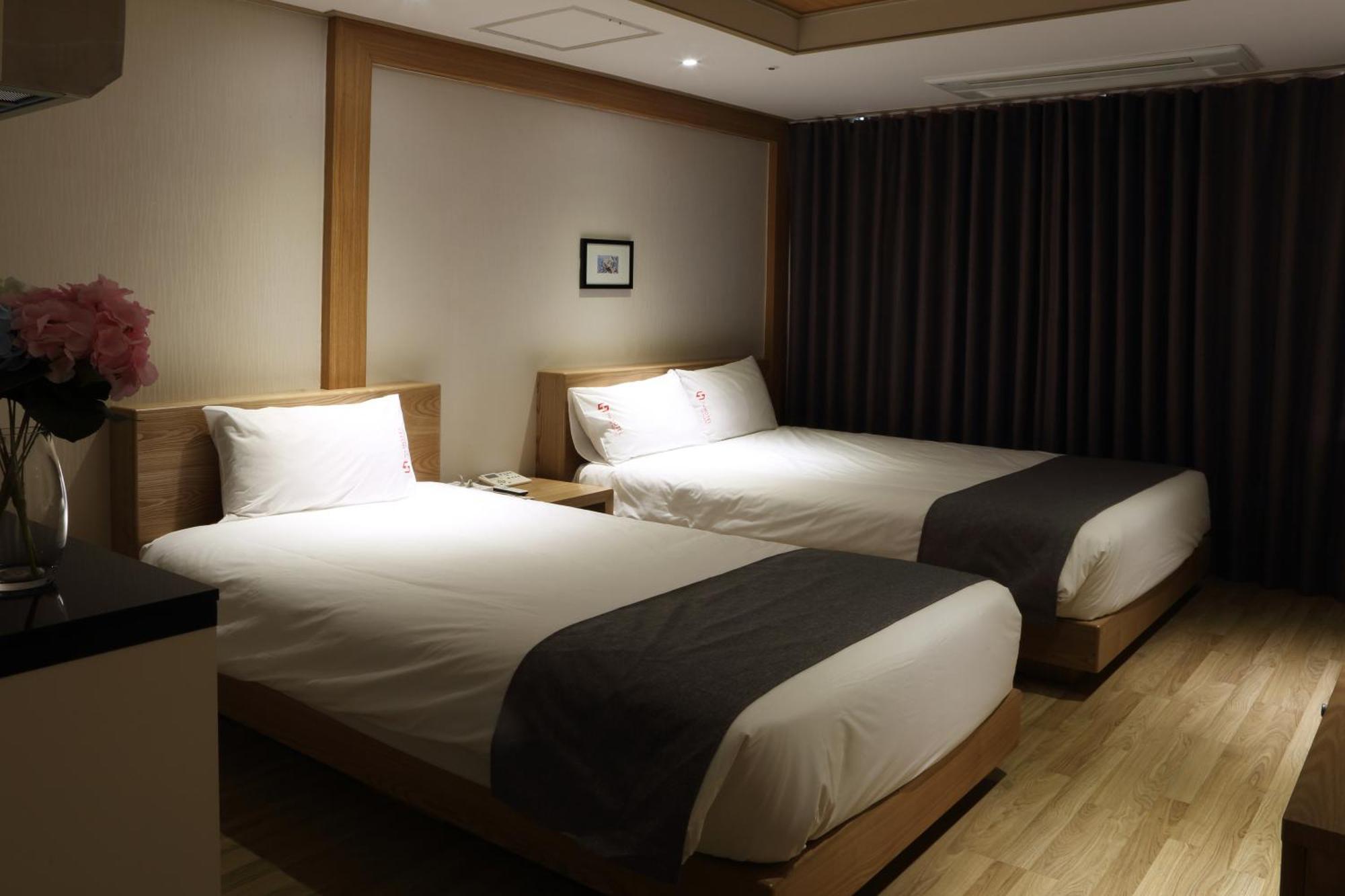 Incheon The Hotel Yeongjong Esterno foto