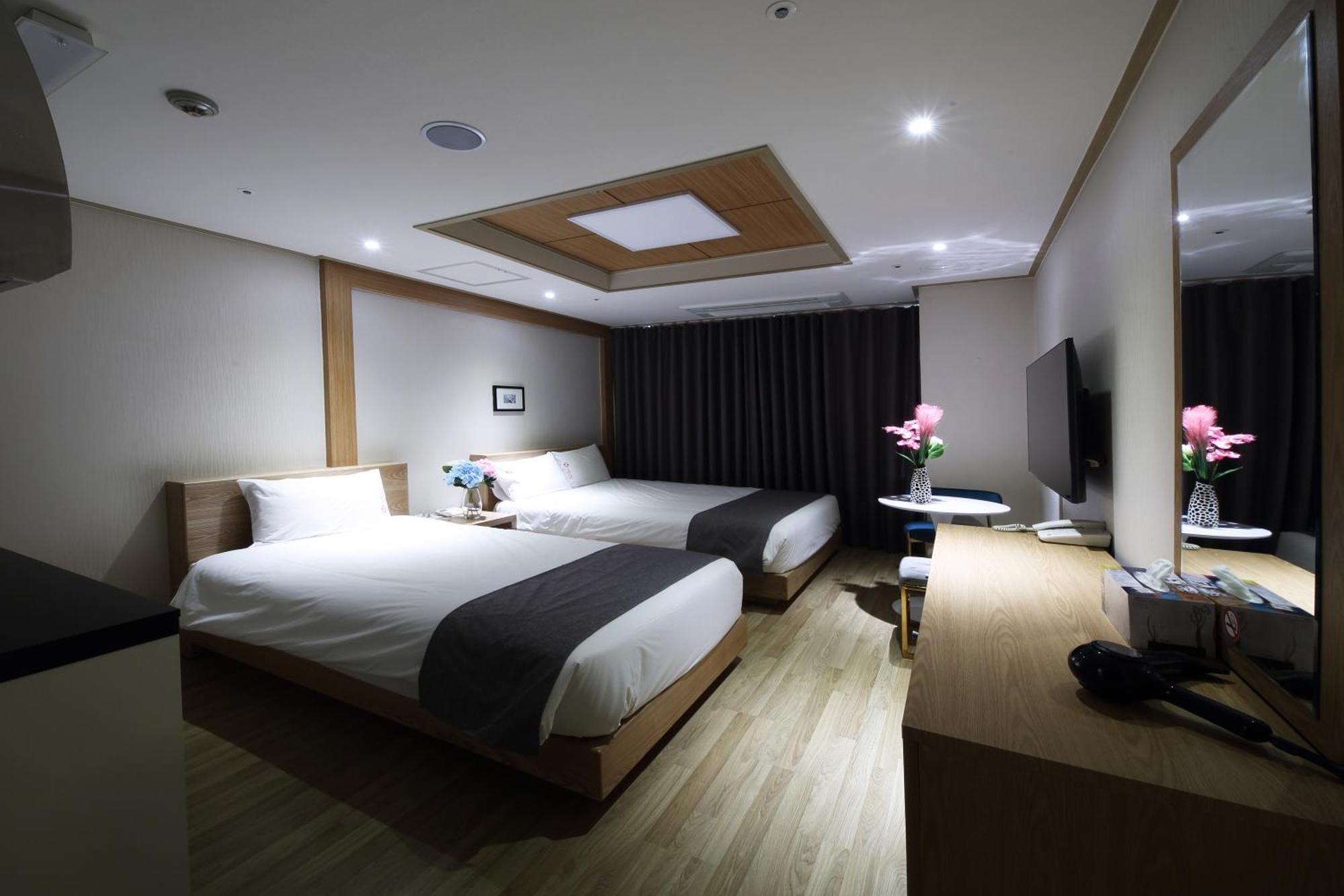 Incheon The Hotel Yeongjong Esterno foto
