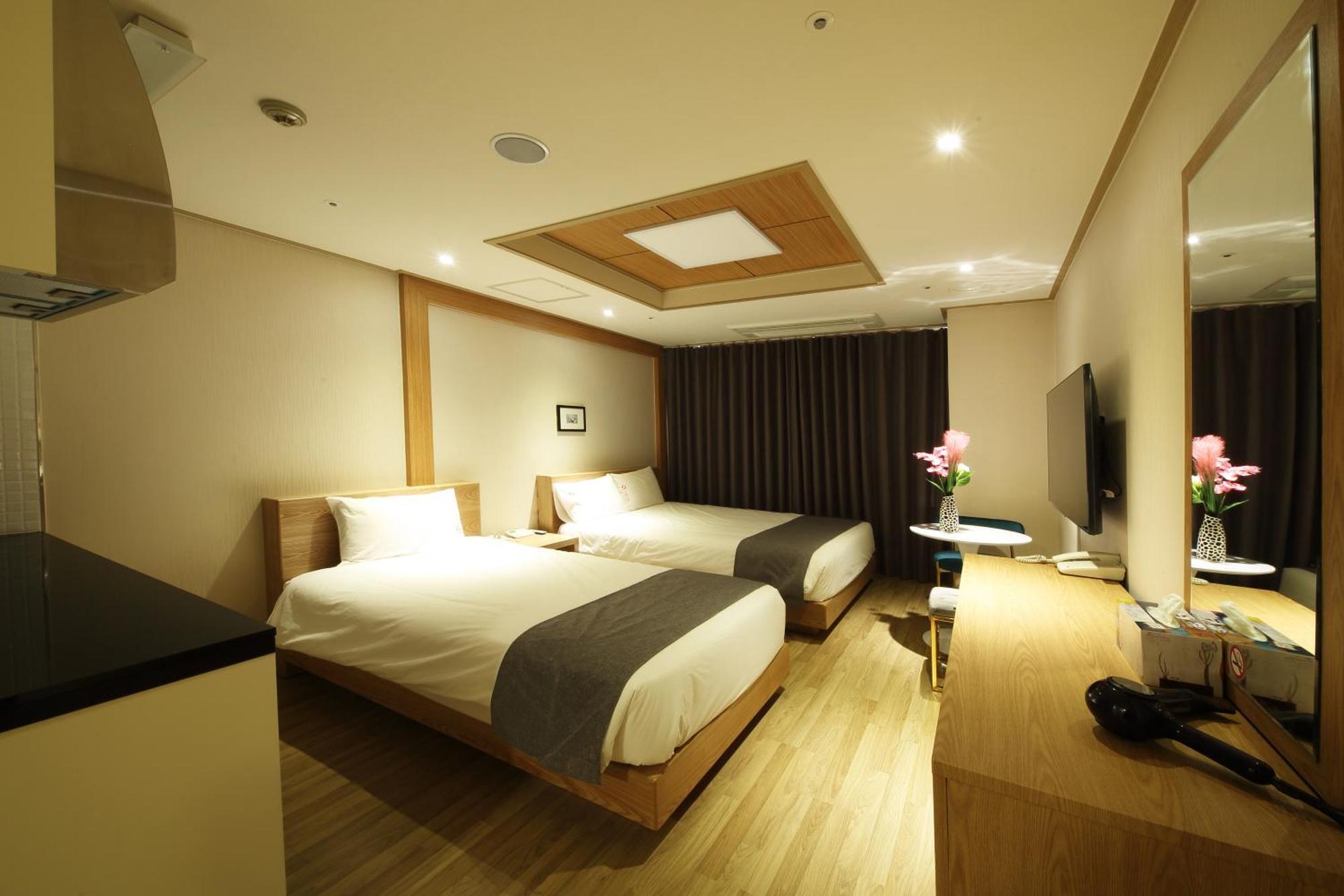 Incheon The Hotel Yeongjong Esterno foto