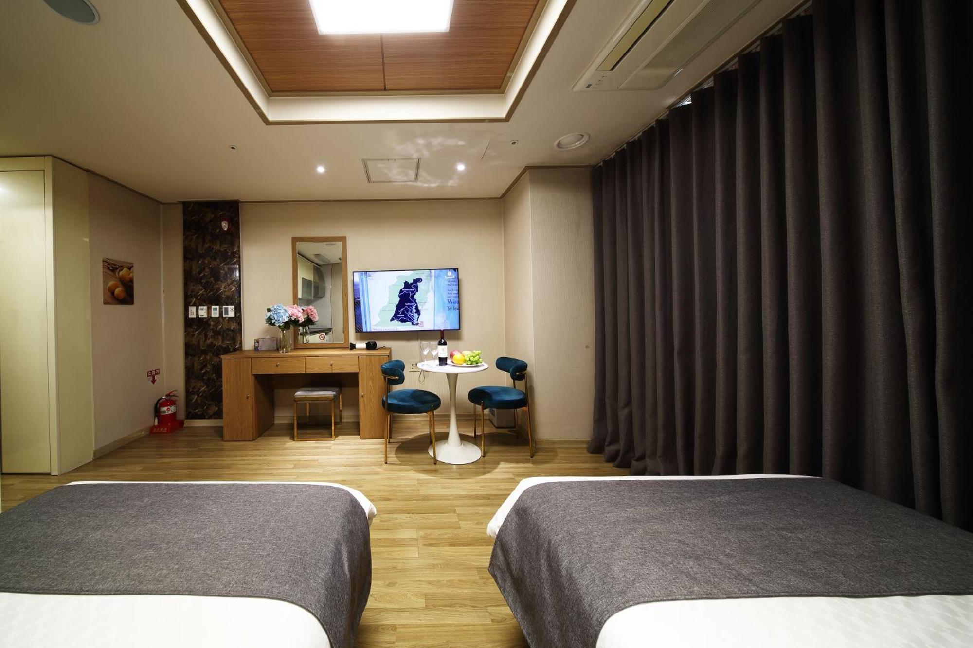 Incheon The Hotel Yeongjong Esterno foto