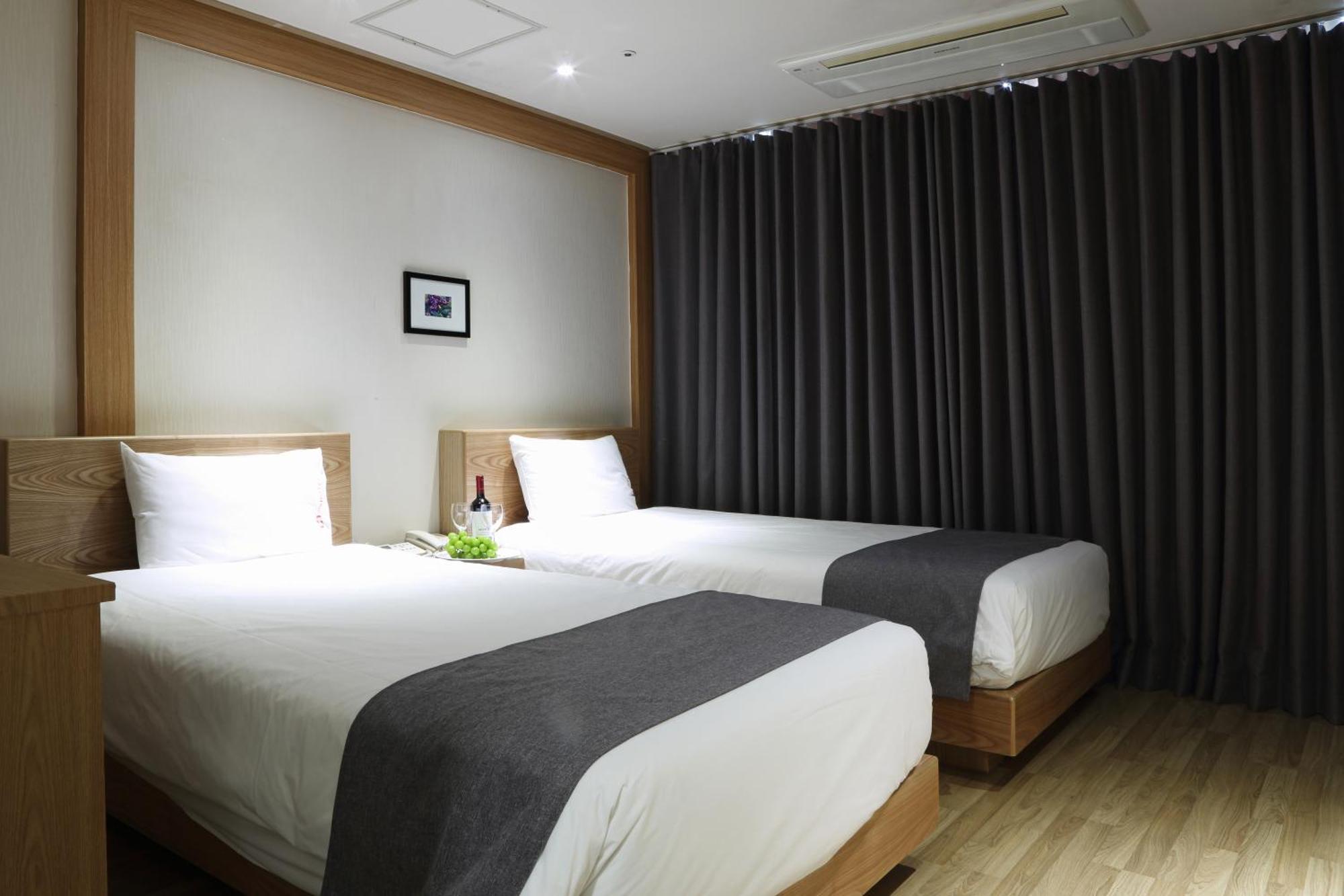 Incheon The Hotel Yeongjong Esterno foto