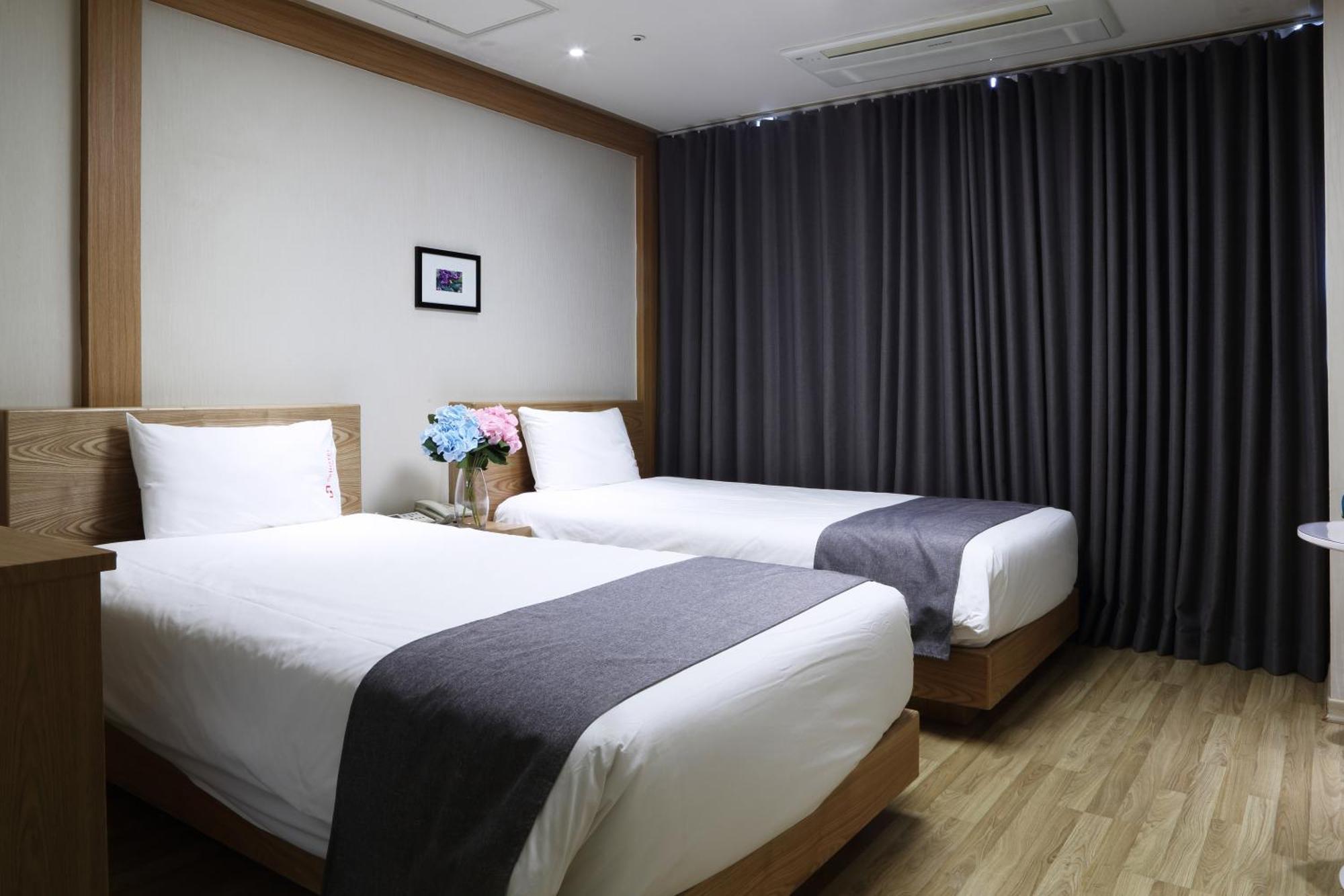 Incheon The Hotel Yeongjong Esterno foto
