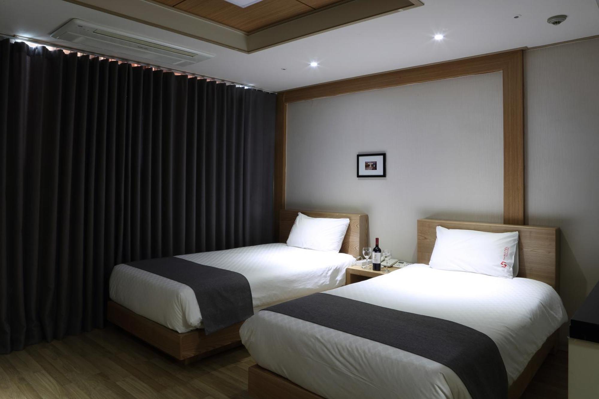Incheon The Hotel Yeongjong Esterno foto